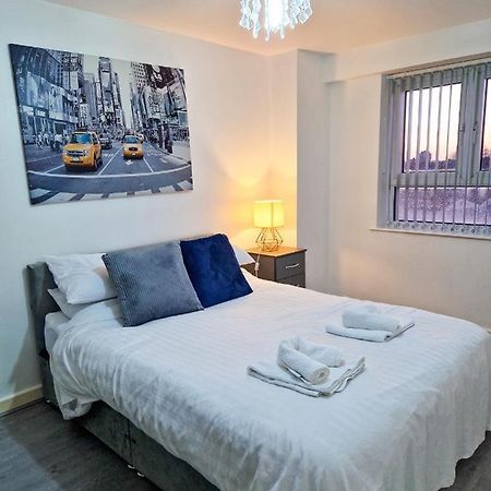 Spacious Apartment For Holiday And Contractor Groups In Salford - Private Parking - By Nmb Serviced Accommodation Manchester Ngoại thất bức ảnh