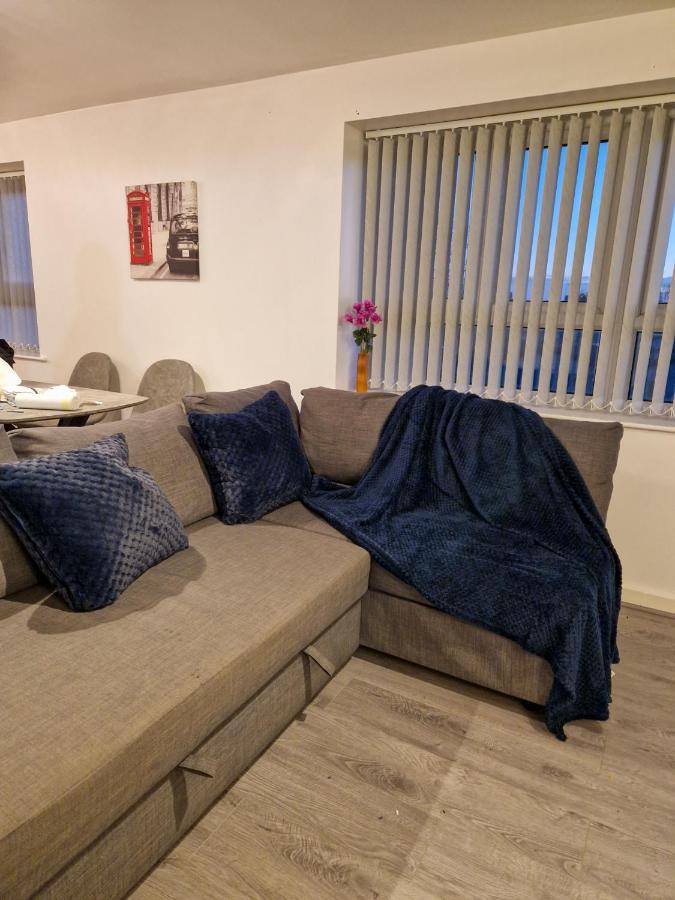 Spacious Apartment For Holiday And Contractor Groups In Salford - Private Parking - By Nmb Serviced Accommodation Manchester Ngoại thất bức ảnh