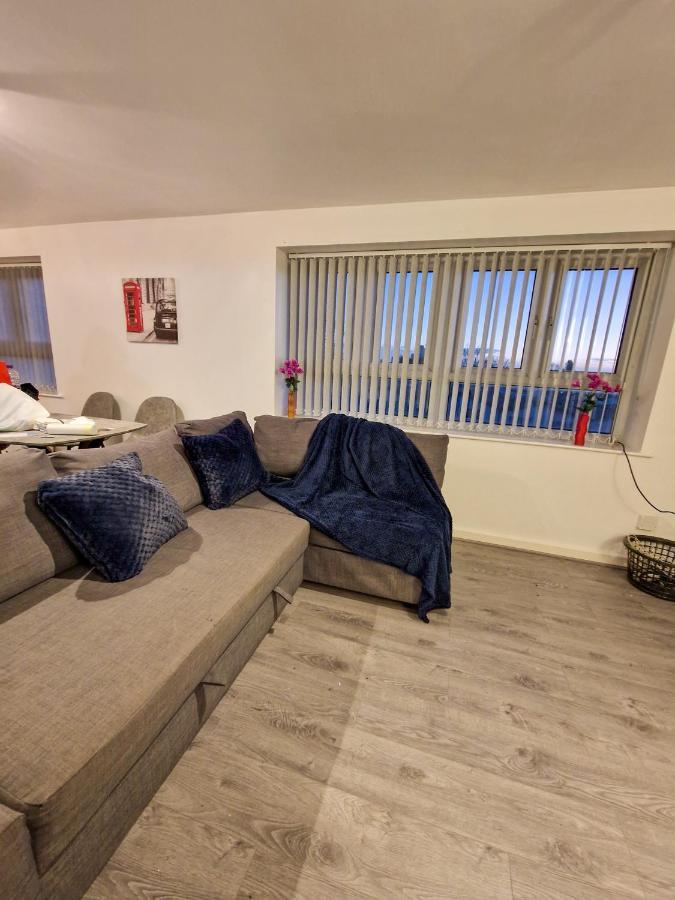 Spacious Apartment For Holiday And Contractor Groups In Salford - Private Parking - By Nmb Serviced Accommodation Manchester Ngoại thất bức ảnh