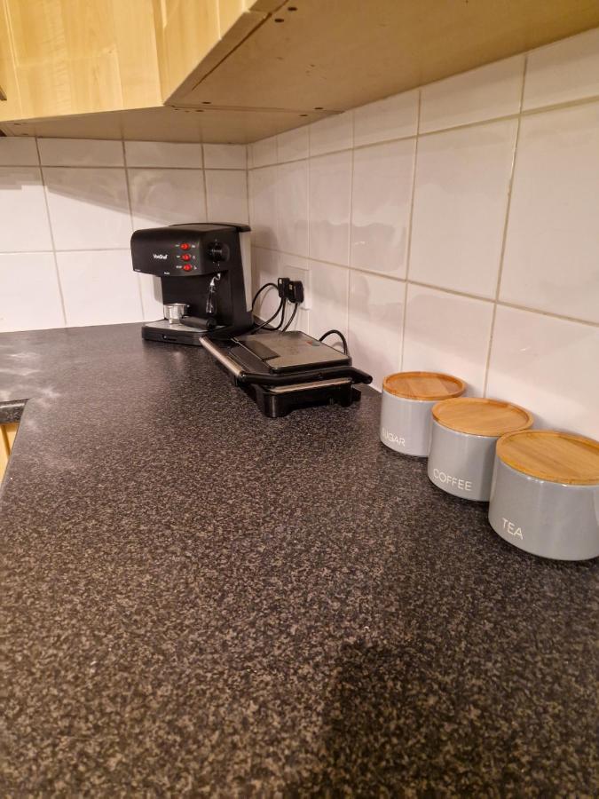 Spacious Apartment For Holiday And Contractor Groups In Salford - Private Parking - By Nmb Serviced Accommodation Manchester Ngoại thất bức ảnh
